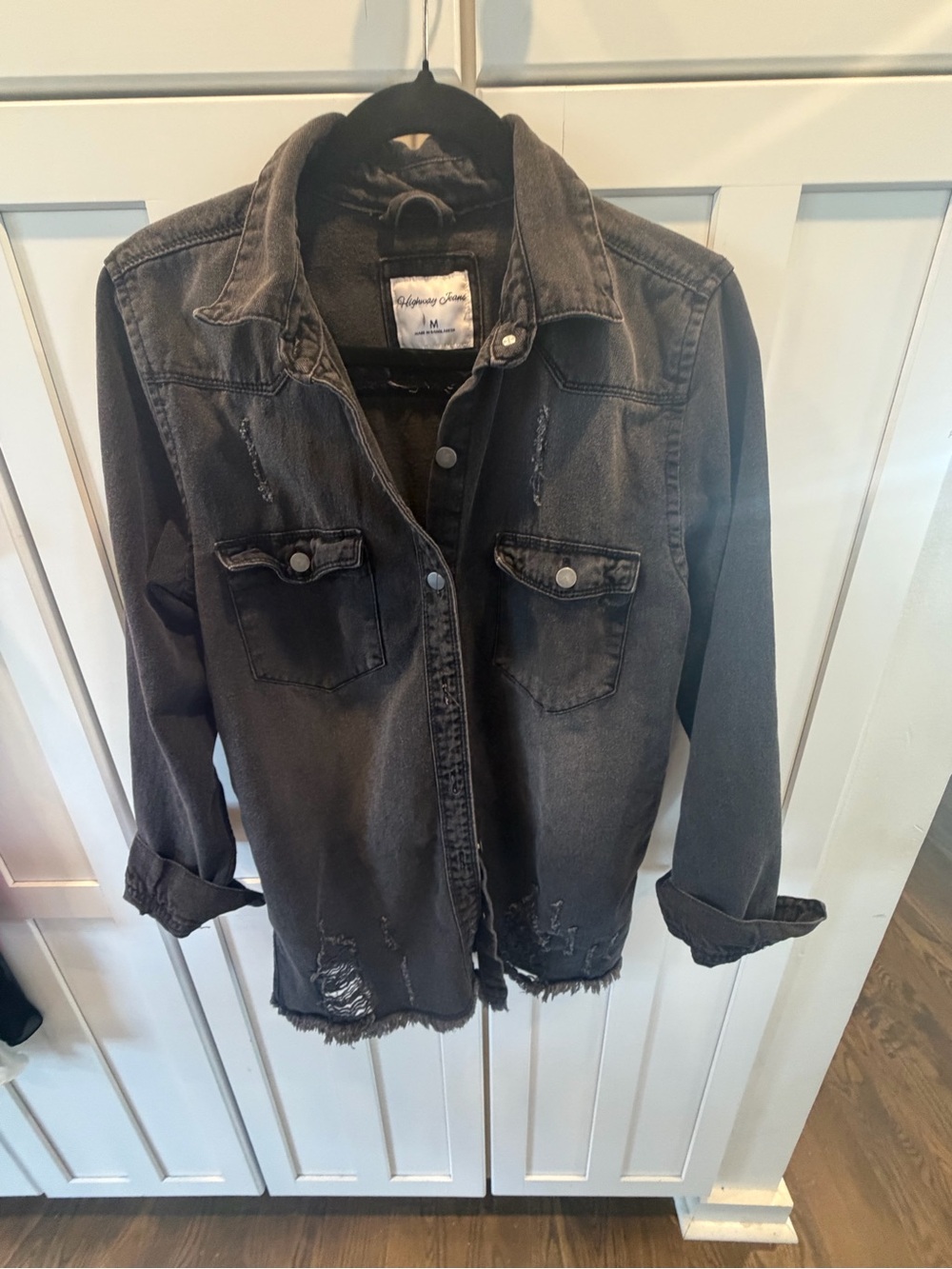Size-Med Black Distressed button up